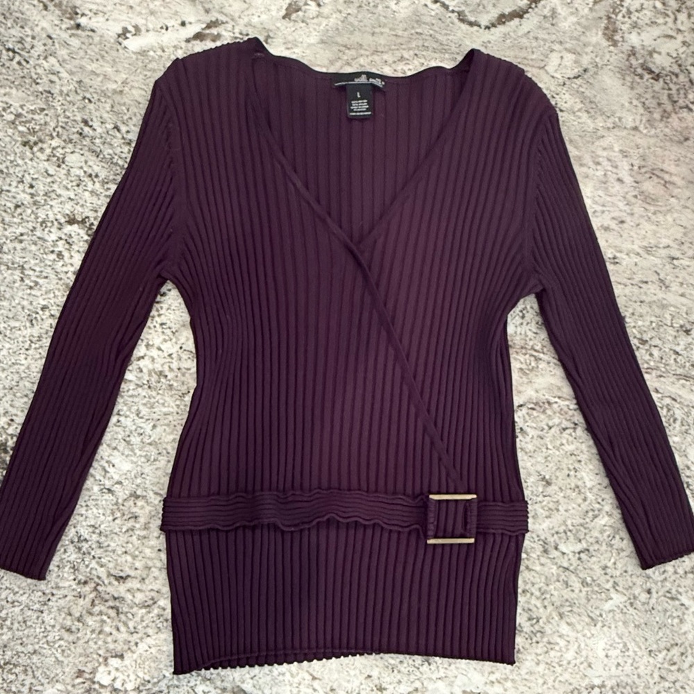 Ribbed Purple/Burgundy Sweater with Buckle Detail